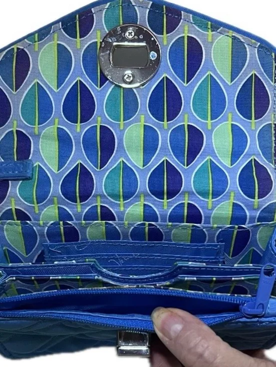 Vera Bradley Cobalt Quilted Turn-Lock Wristlet NWOT - Picture 9 of 10